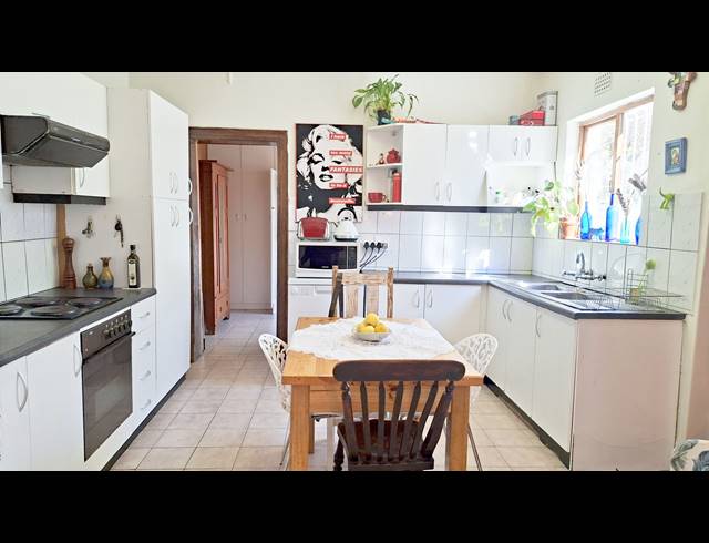 2 bed property to rent in OBSERVATORY